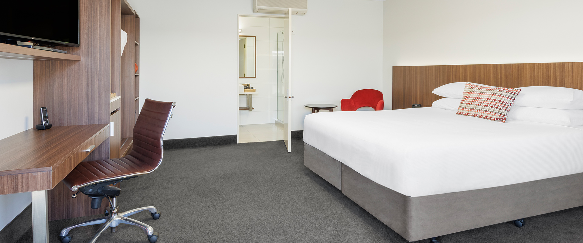 Superior King Hero Banner